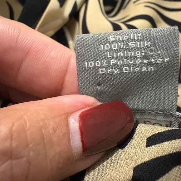 Beautiful 100% silk halter neck printed dress. Black, tan and cream color. - Picture 8 of 10